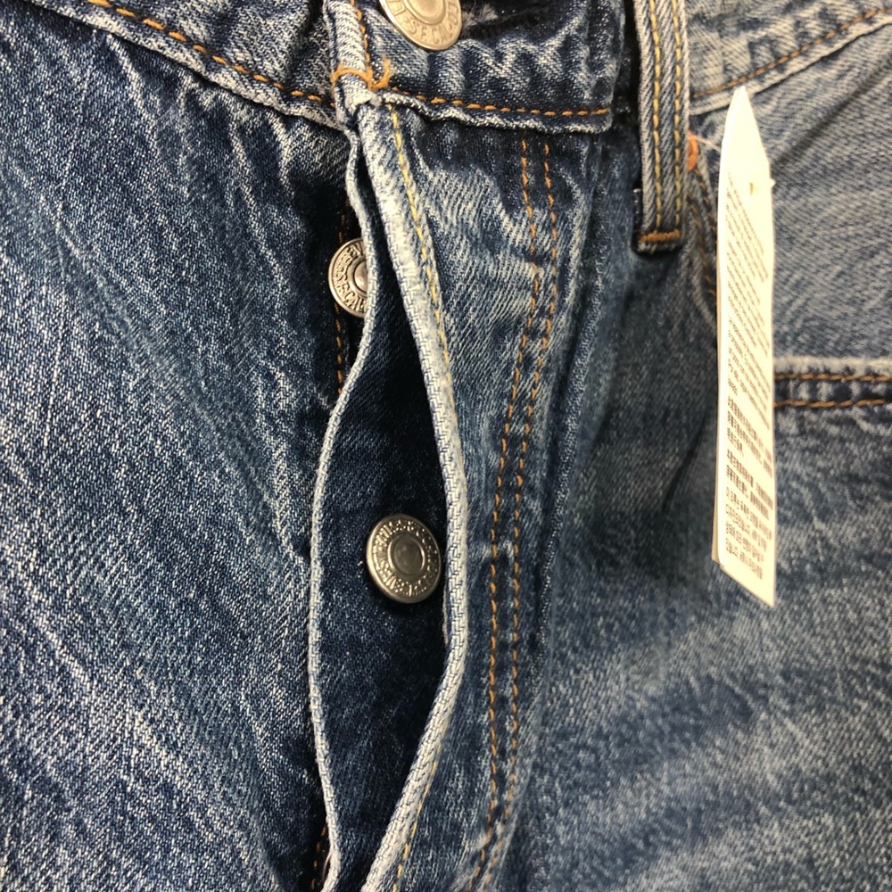 Levi’s 501’s Stitches Cropped Jeans Price Firm - Picture 6 of 8